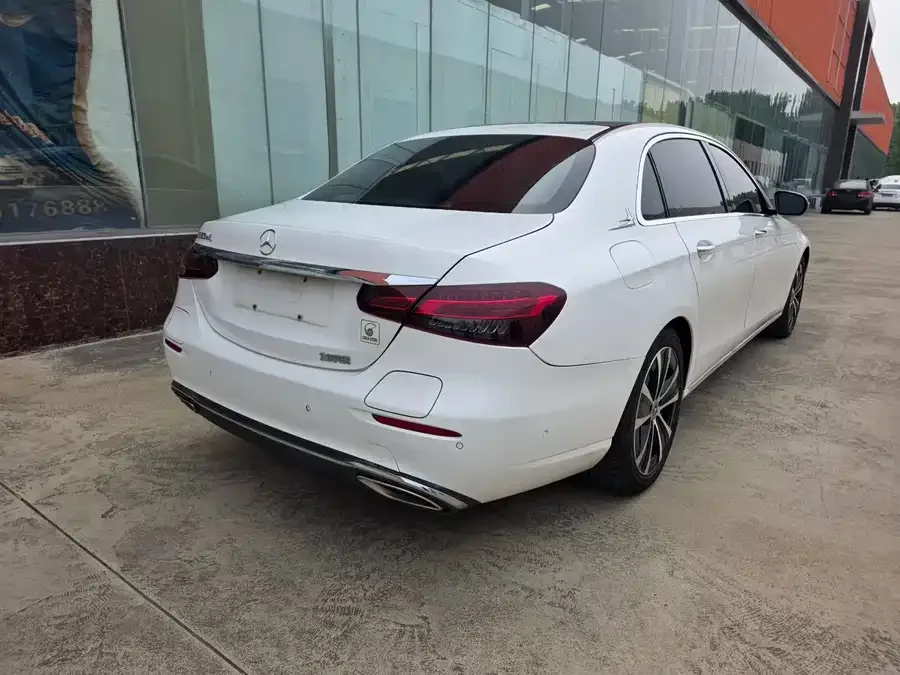 Mercedes-Benz E-class new energy Mercedes-Benz E-Class New Energy 2022 Model E 350 e L Plug-in Hybrid Sedan 2022 — миниатюра 4