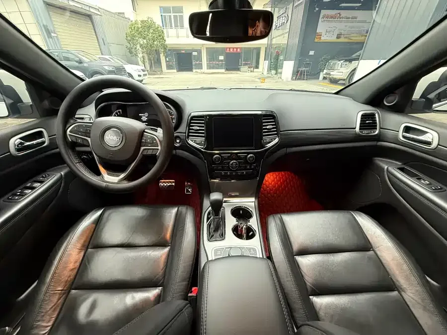Jeep Grand Cherokee Grand Cherokee (imported) 2020 3.0L Professional Navigation Edition 2022 — миниатюра 3