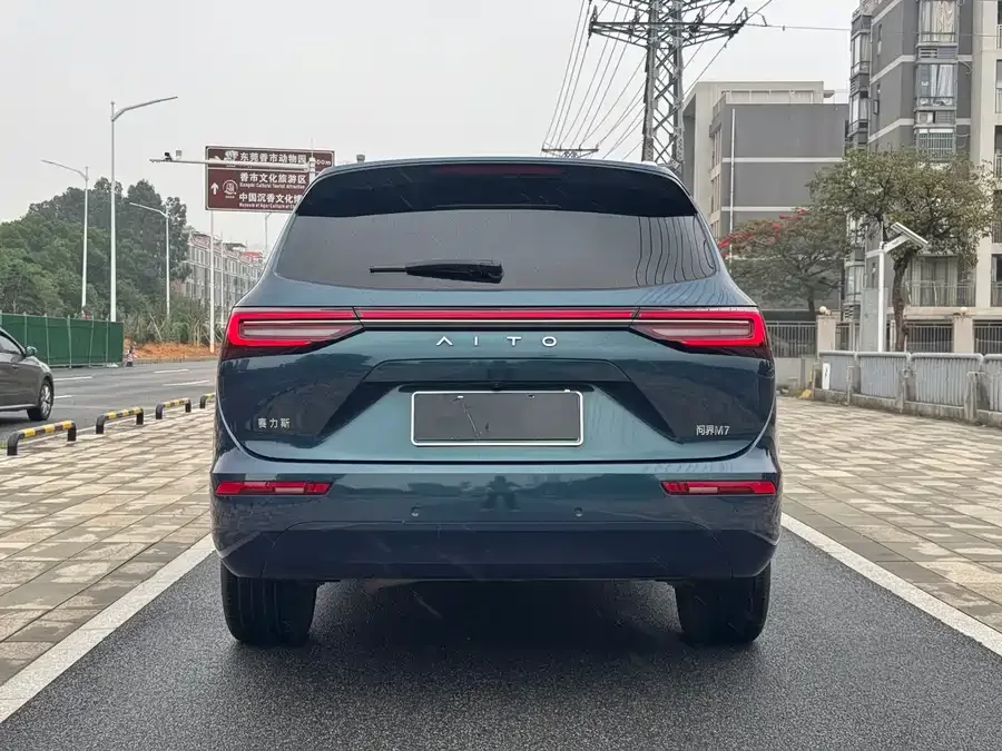 AITO M7 QM7 2022 1.5T 4WD Luxury Edition 2022 — миниатюра 2