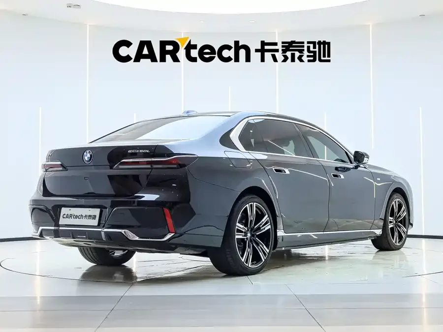 BMW i7 2023 eDrive50L Exclusive M Sports Package 2023 — миниатюра 2