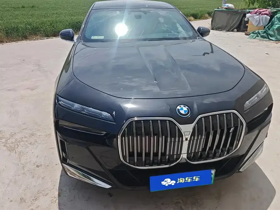 BMW i7 2023
