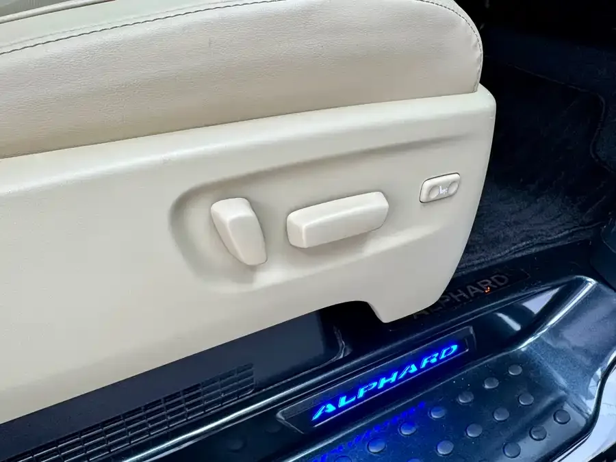 Toyota Alphard Alfa 2021 Dual Engine 2.5L Deluxe Edition 2022 — миниатюра 5