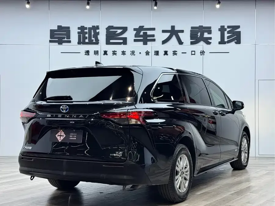Toyota Sienna SIENNA 2021 2.5L Hybrid Comfort Edition 2022 — миниатюра 2