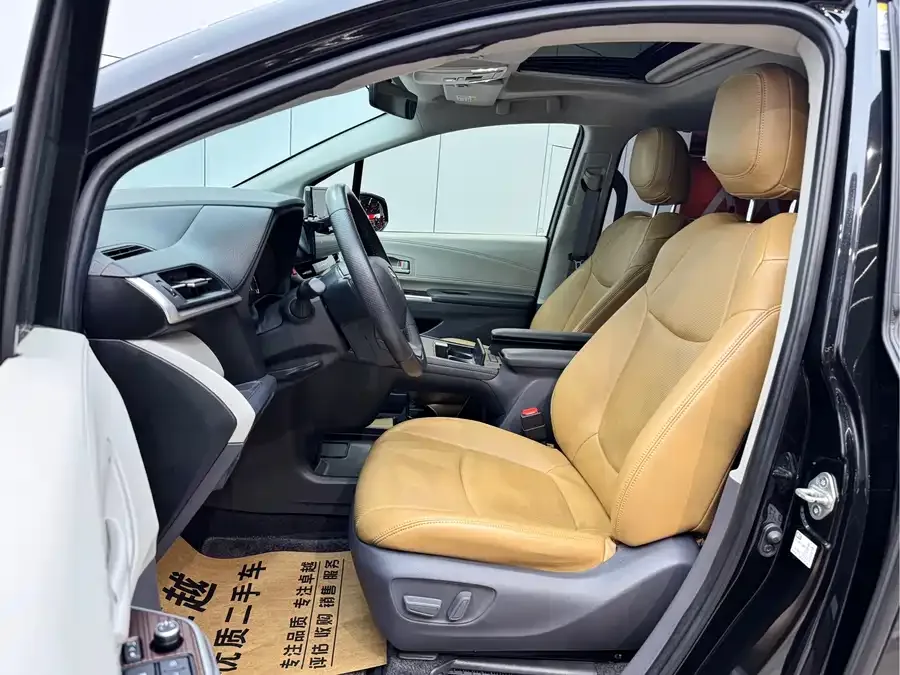 Toyota Sienna SIENNA 2021 2.5L Hybrid Comfort Edition 2022 — миниатюра 3