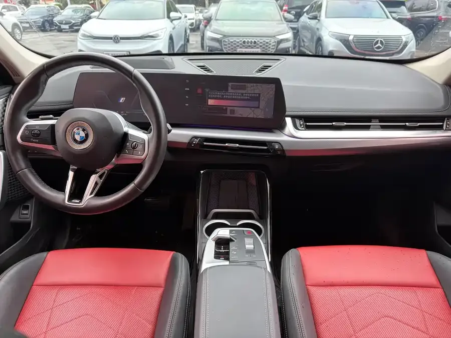 BMW iX1 2023 xDrive30L M Sport Package 2024 — миниатюра 3