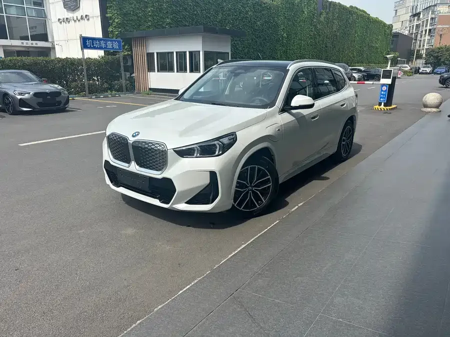 BMW iX1 2023 eDrive25L M Sport Package 2025 — фото 1, купить с доставкой в Москву