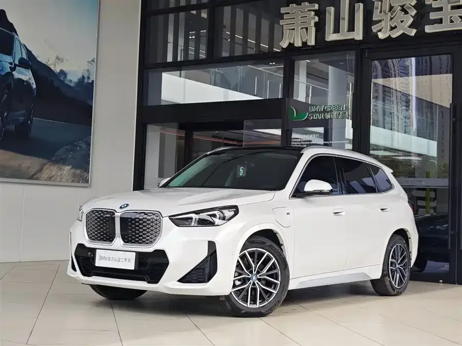 BMW iX1 2025 eDrive25L M Sport Package 2025 — фото 1, купить с доставкой в Москву