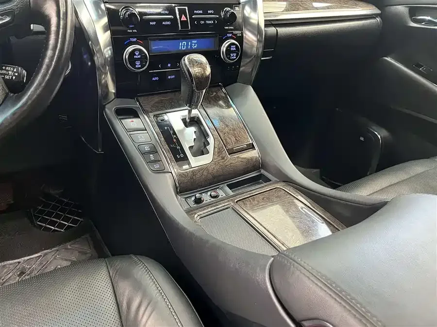 Toyota Crown Vellfire Vellfire 2023 Crown Hybrid 2.5L HV Supreme Edition 2023 — миниатюра 3