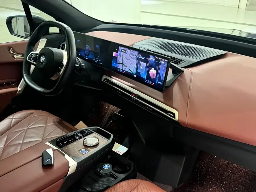 BMW iX 2022 xDrive50 2024 — миниатюра 3