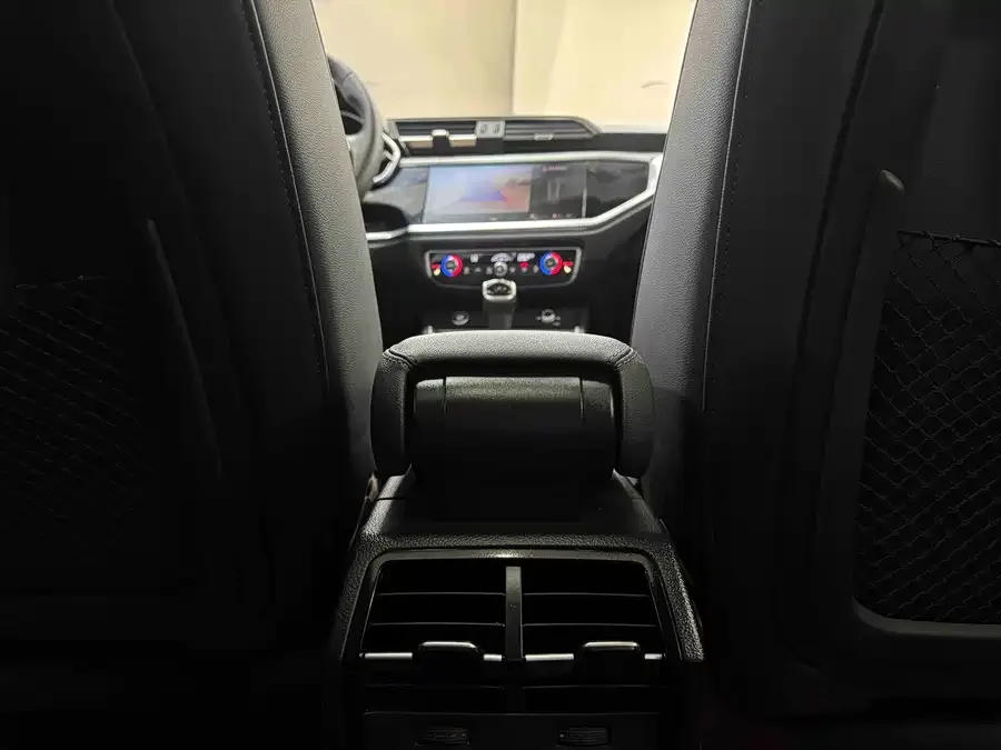 Audi Q3 2023 35 TFSI Fashion Elegant Edition (1.4T) 2022 — миниатюра 5