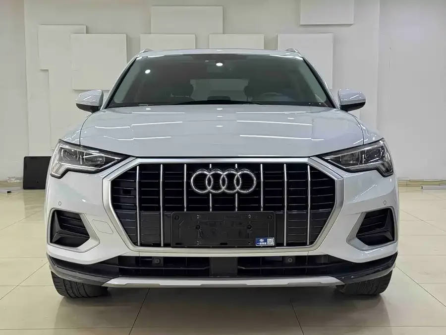 Audi Q3 2023 35 TFSI Fashion Elegant Edition (1.4T) 2022 — фото 1, купить с доставкой в Москву