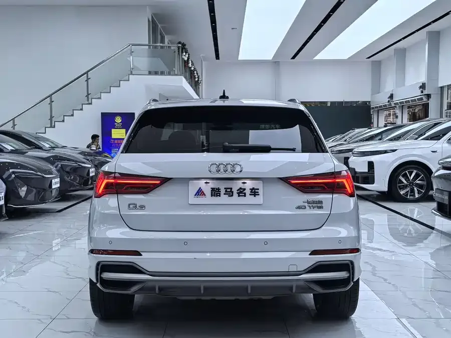 Audi Q3 2022 40 TFSI Fashionable and Dynamic 2022 — миниатюра 4