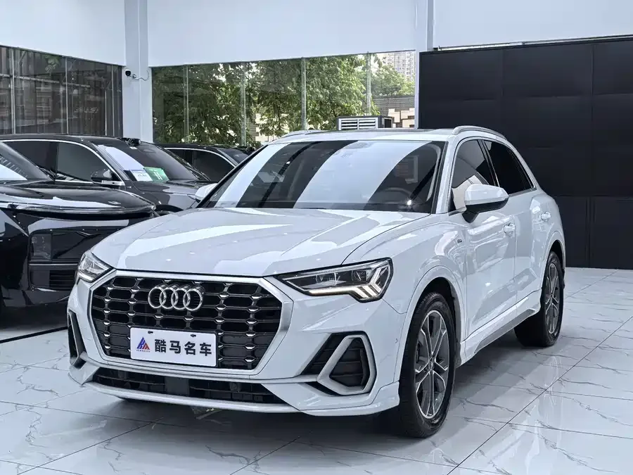 Audi Q3 2022 40 TFSI Fashionable and Dynamic 2022 — фото 1, купить с доставкой в Москву