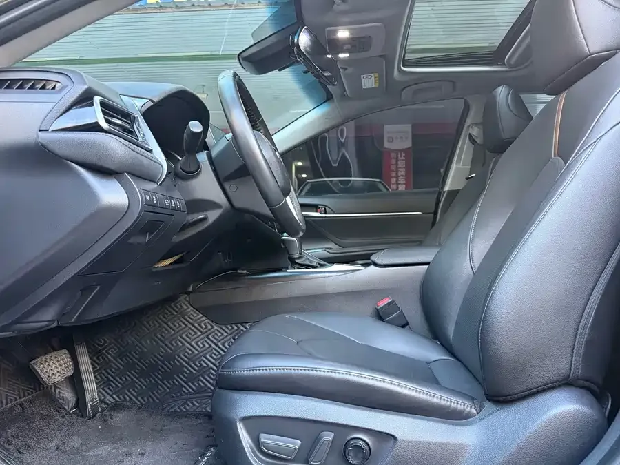 Toyota Camry Camry 2023 2.0G Deluxe Edition 2023 — миниатюра 4