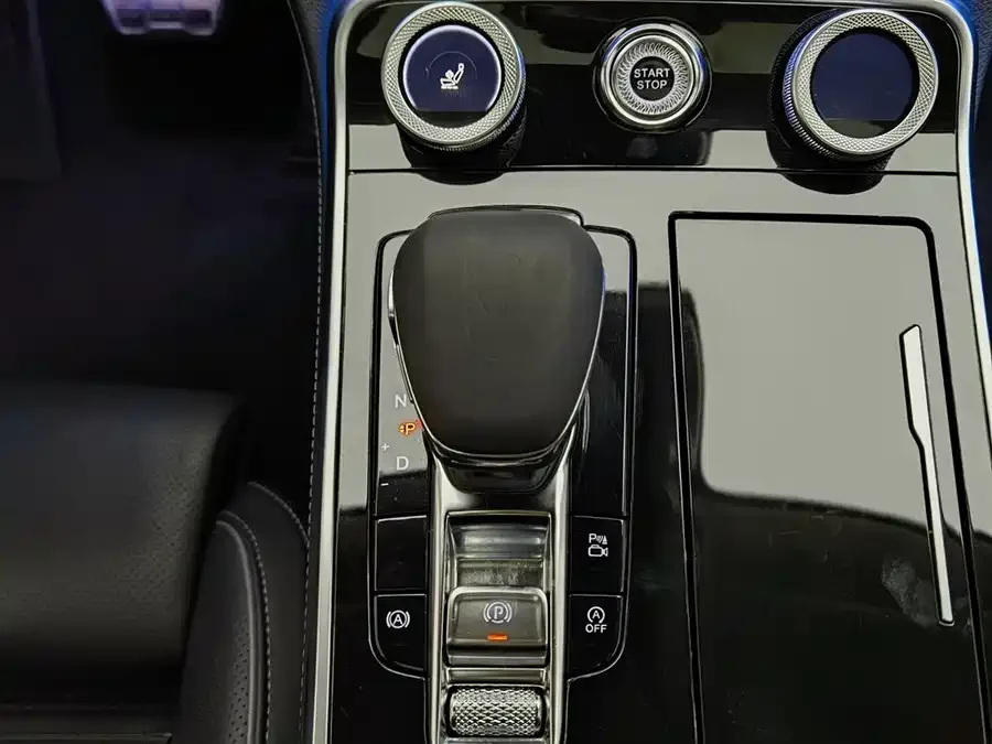 Hongqi H9 Hongqi H9 2020 2.0T Intelligent Connection Flagship Edition 2022 — миниатюра 4