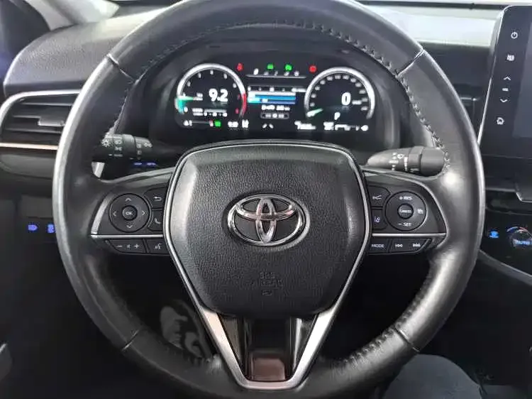 Toyota Camry Camry 2021 2.5G Deluxe Edition 2022 — миниатюра 2