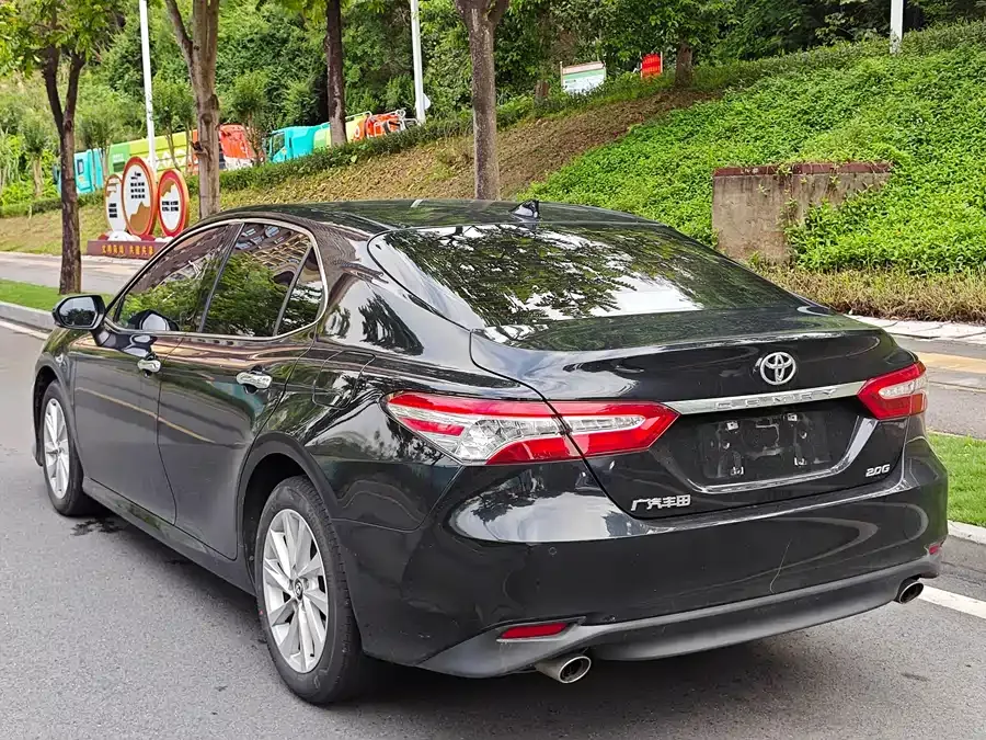 Toyota Camry Camry 2021 2.0G Deluxe Edition 2022 — миниатюра 2