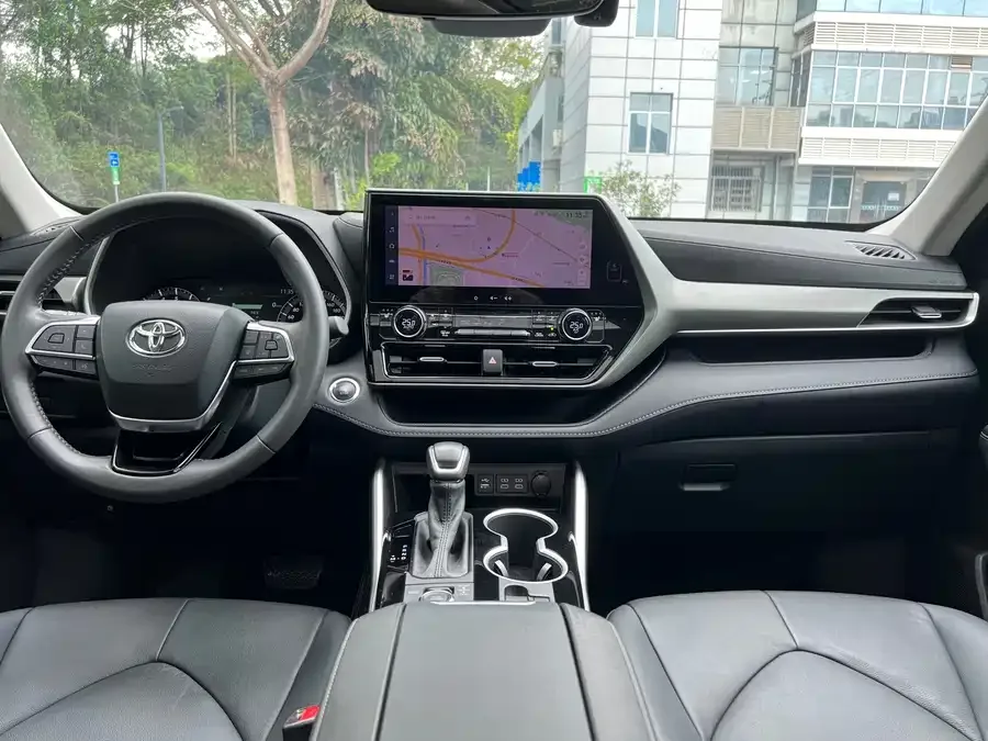 Toyota Highlander Highlander 2022 380T 4WD Premium Edition 7 Seaters 2024 — миниатюра 2