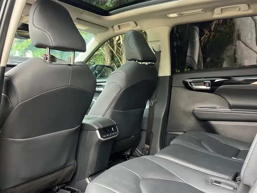 Toyota Highlander Highlander 2022 380T 4WD Premium Edition 7 Seaters 2024 — миниатюра 5