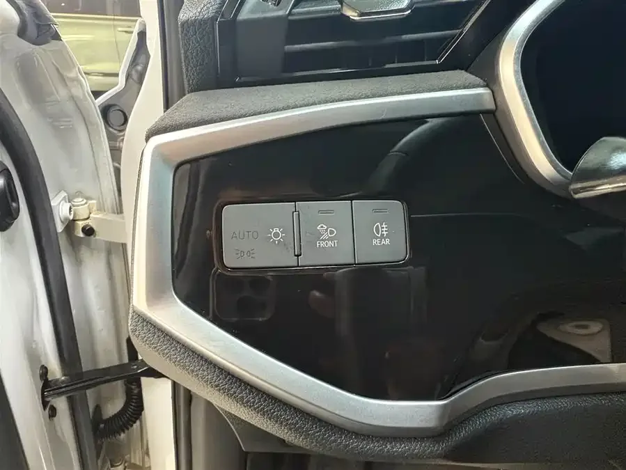 Audi Q3 2022 35 TFSI Fashionable and Dynamic 2022 — миниатюра 3