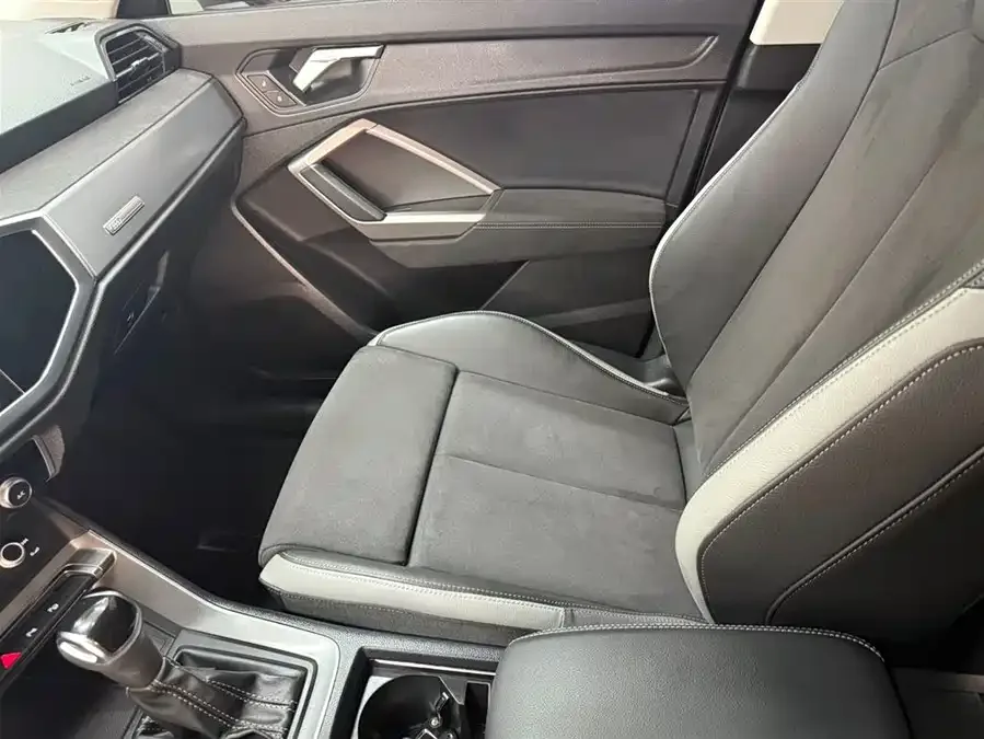 Audi Q3 2022 35 TFSI Fashionable and Dynamic 2022 — миниатюра 4