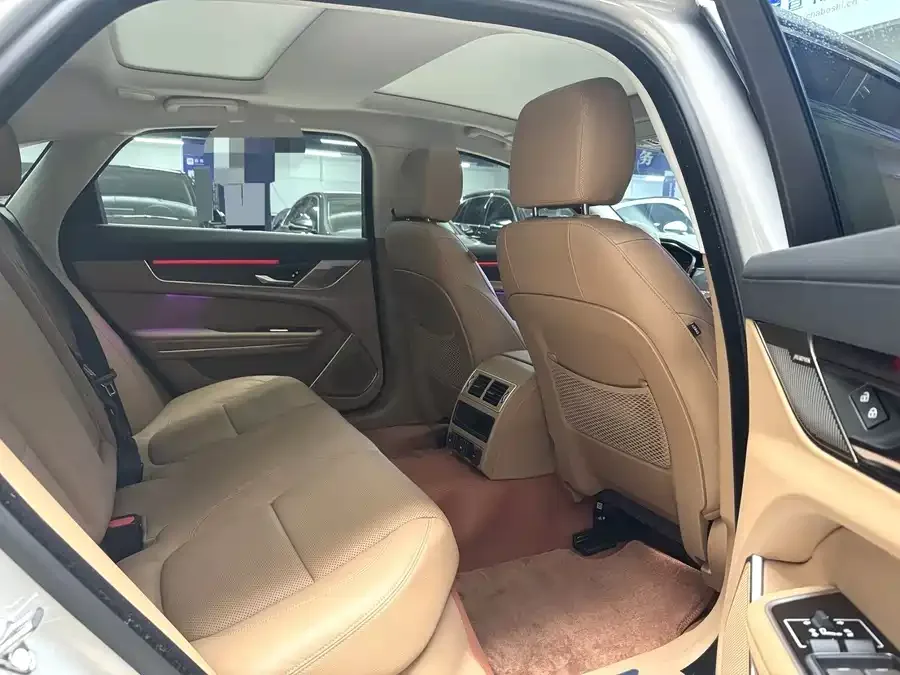 Jaguar XFL 2025 2.0T P250 Two-Wheel Drive Premium Luxury Edition 2026 — миниатюра 3