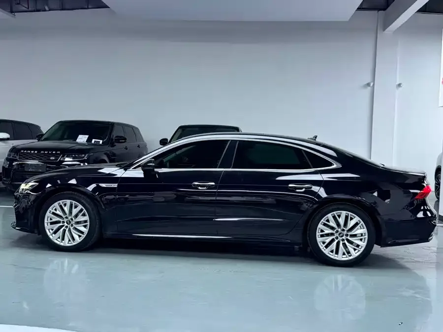 Audi A7L 2024 45TFSI S-line Dream Flow Crystal Set 2024 — миниатюра 2