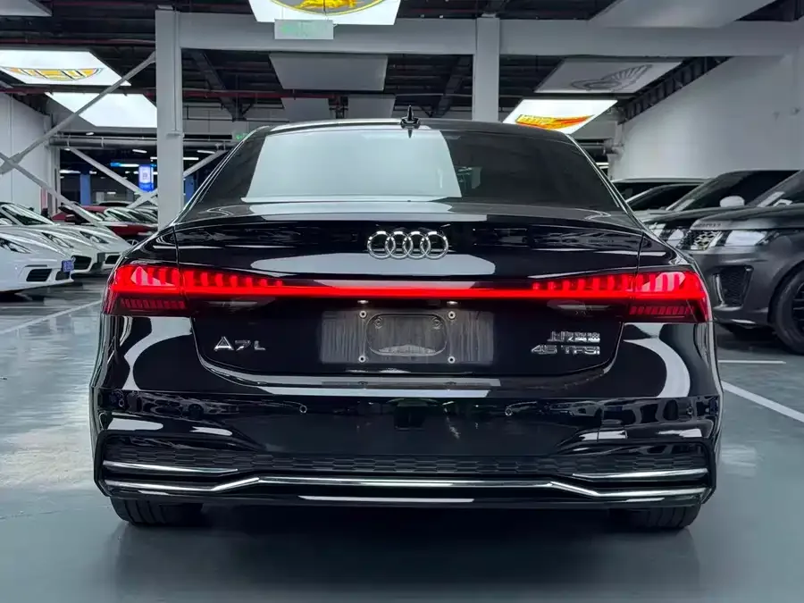 Audi A7L 2024 45TFSI S-line Dream Flow Crystal Set 2024 — миниатюра 5