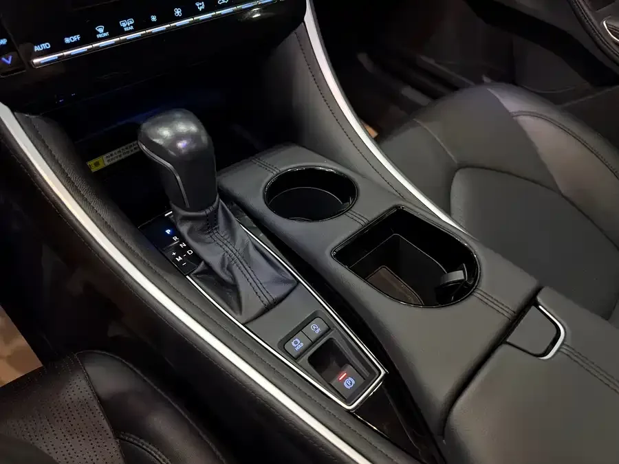 Toyota Avalon Asia Dragon 2022 2.0L Deluxe Edition 2022 — миниатюра 5
