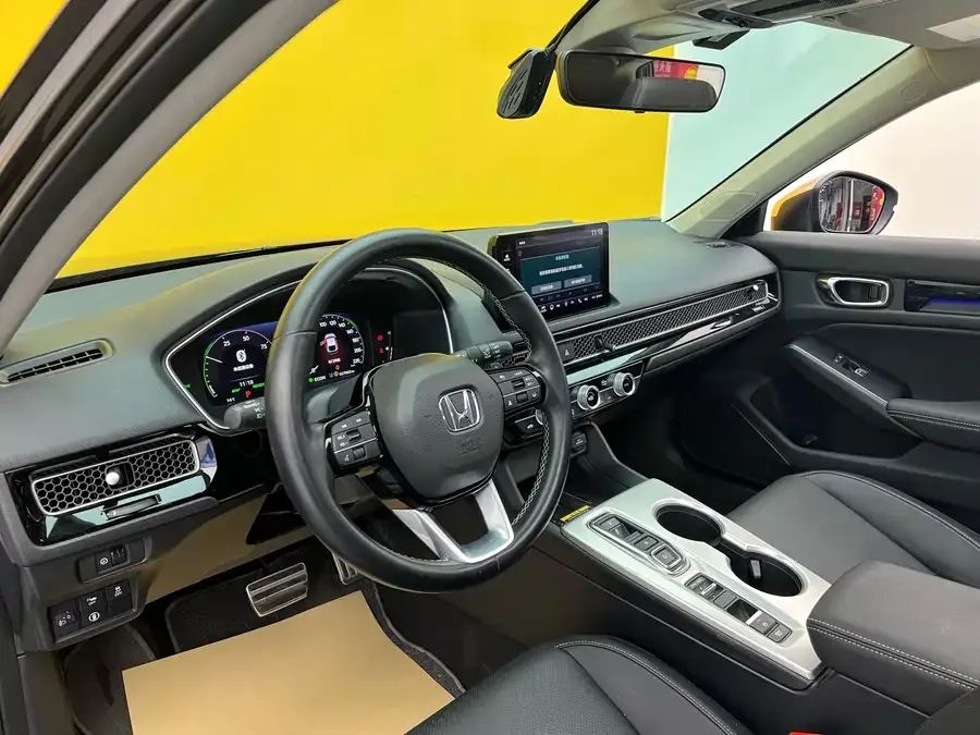 Honda Integra Stylish 2023 HATCHBACK 2.0L e:HEV RuiLuxury Edition 2024 — миниатюра 2