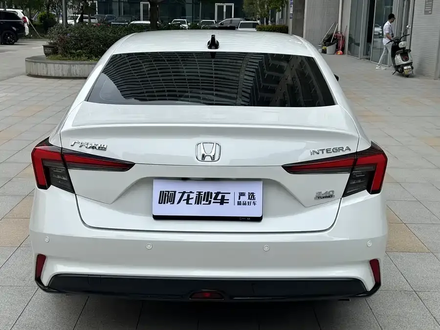 Honda Integra Stylish 2023 240TURBO CVT Deluxe Edition 2025 — миниатюра 2