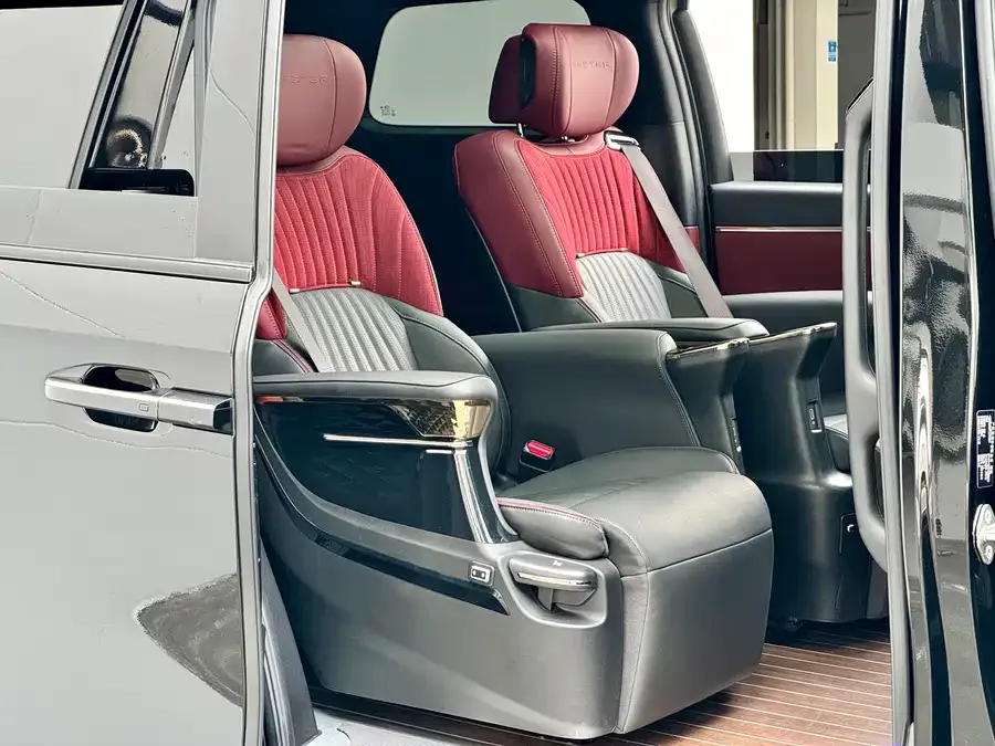 GAC Trumpchi M8 Trumpchi M8 2023 Grandmaster Series 400T Supreme Edition 2023 — миниатюра 3