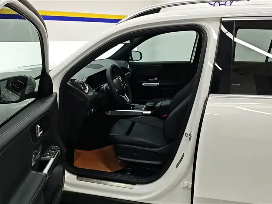 Mercedes-Benz GLB-Class Mercedes-Benz GLB 2023 GLB 220 Dynamic 2023 — миниатюра 3