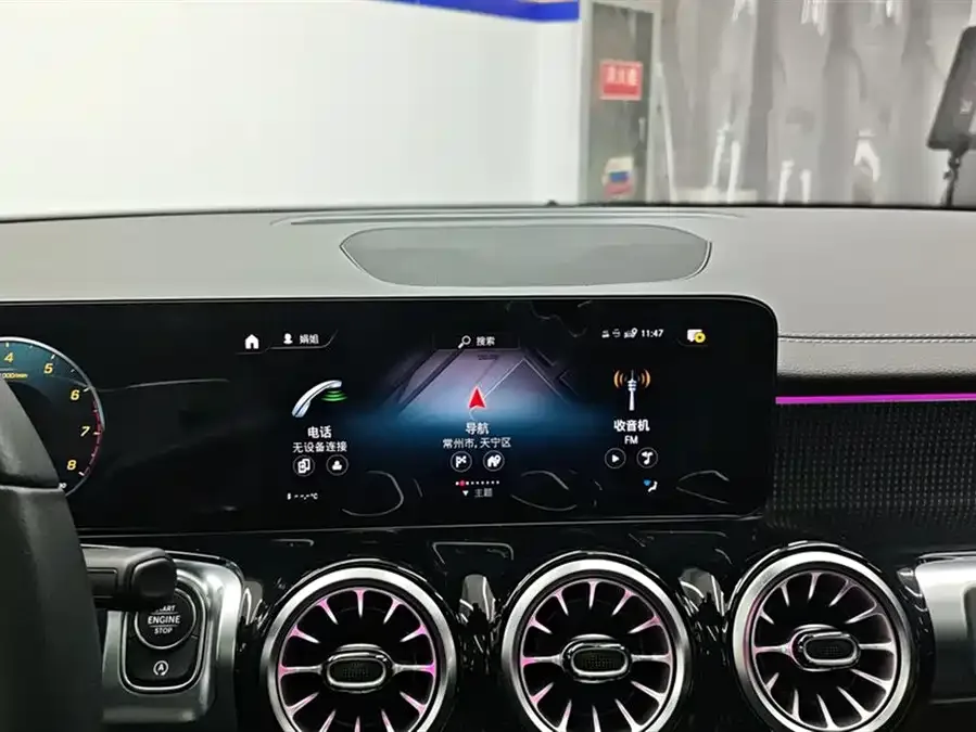 Mercedes-Benz GLB-Class Mercedes-Benz GLB 2023 GLB 220 Dynamic 2023 — миниатюра 4