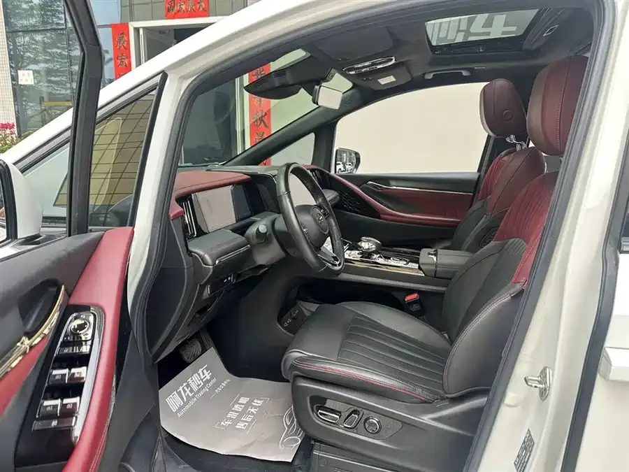 GAC Trumpchi M8 Trumpchi M8 2023 Grandmaster Series Dual Engine Royal Edition 2023 — миниатюра 3