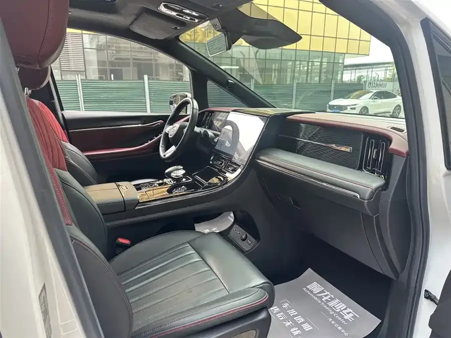 GAC Trumpchi M8 Trumpchi M8 2023 Grandmaster Series Dual Engine Royal Edition 2023 — миниатюра 4