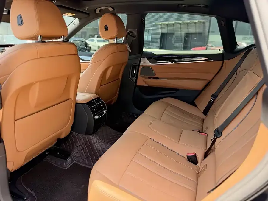 BMW 6 Series GT 2022 630i M Sport Package 2024 — миниатюра 3