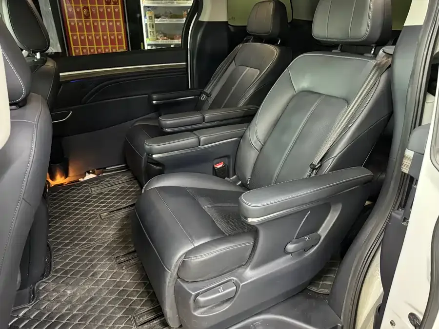 GAC Trumpchi M8 Trumpchi M8 2023 Lingxiu Series 390T Premium Edition 2023 — миниатюра 2