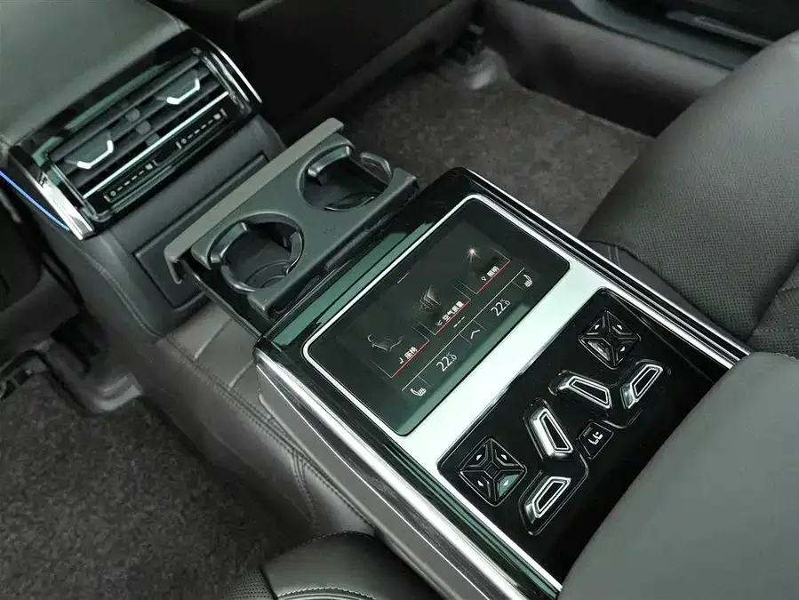 Audi A8 2024 A8L 50 TFSI quattro Premium Edition 2023 — миниатюра 5