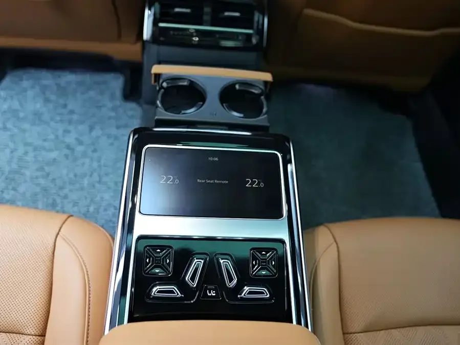 Audi A8 2024 A8L 50 TFSI quattro Premium Edition 2024 — миниатюра 4