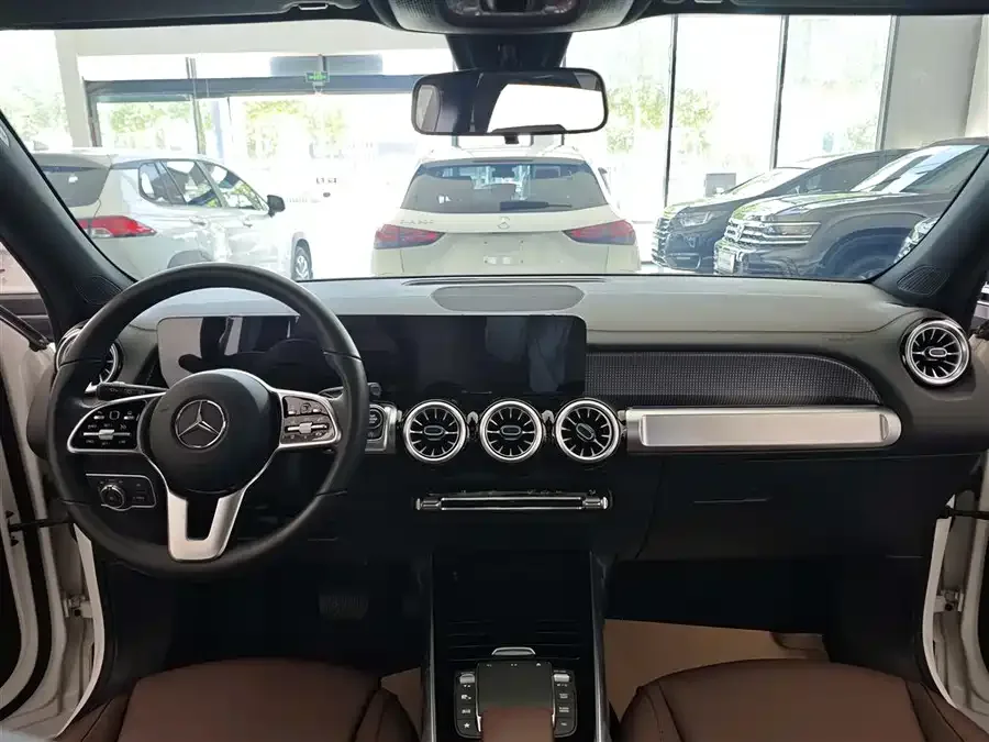 Mercedes-Benz GLB-Class Mercedes-Benz GLB 2023 GLB 220 Dynamic 2023 — миниатюра 4