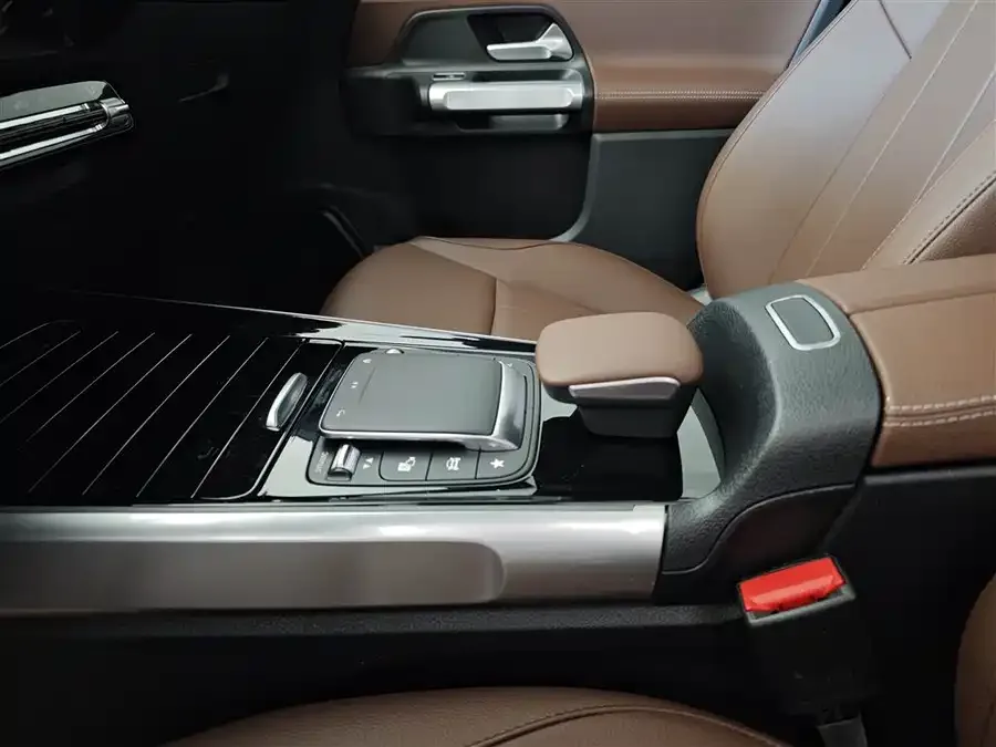 Mercedes-Benz GLB-Class Mercedes-Benz GLB 2023 GLB 220 Dynamic 2023 — миниатюра 5