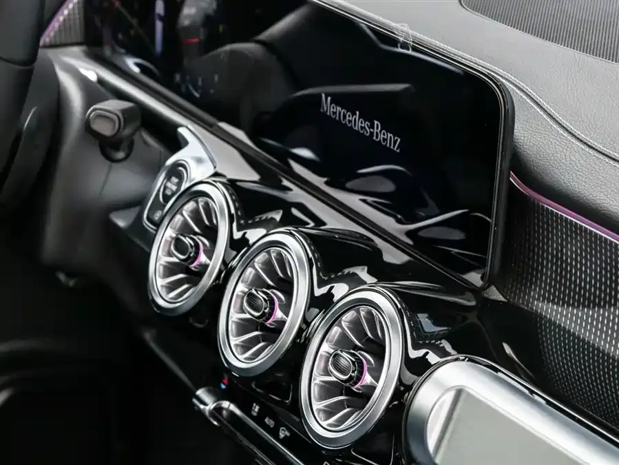 Mercedes-Benz GLB-Class Mercedes-Benz GLB 2022 GLB 200 Dynamic 2022 — миниатюра 3