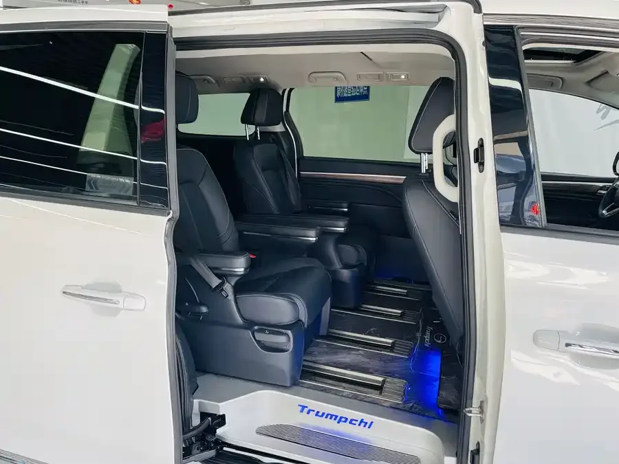 GAC Trumpchi M8 Trumpchi M8 2021 Lead Show Series 390T Exclusive Edition 2022 — миниатюра 4