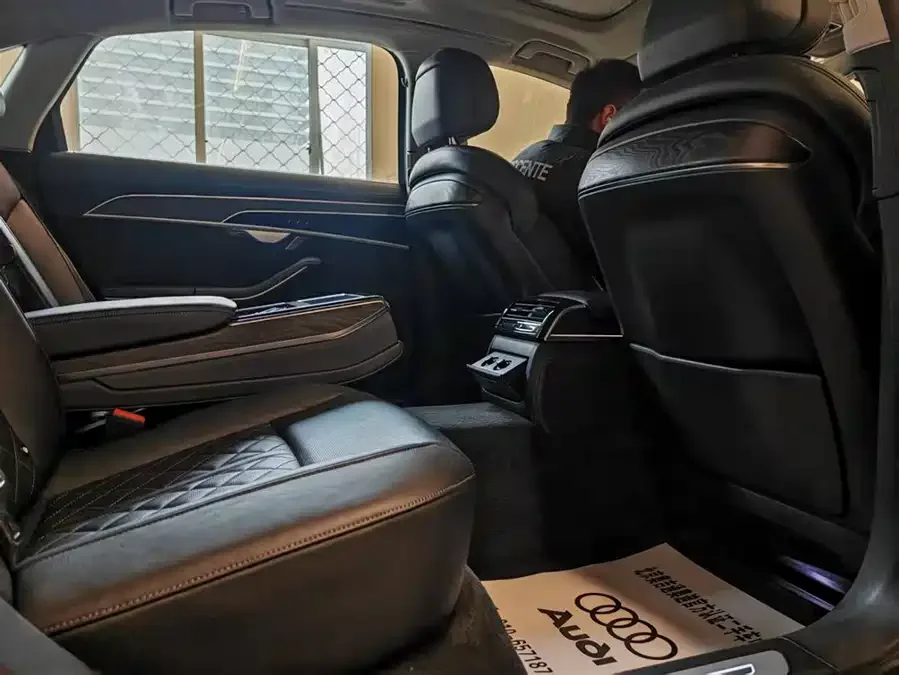 Audi A8 2023 A8L 50 TFSI quattro Premium Edition 2023 — миниатюра 5