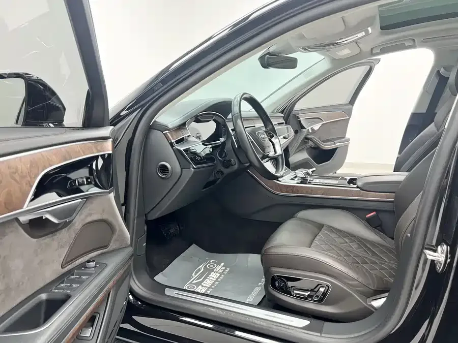 Audi A8 2022 A8L 55 TFSI quattro luxury collector's edition 2022 — миниатюра 4