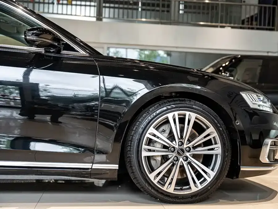 Audi A8 2021 A8L 55 TFSI quattro Premium Edition 2022 — миниатюра 2