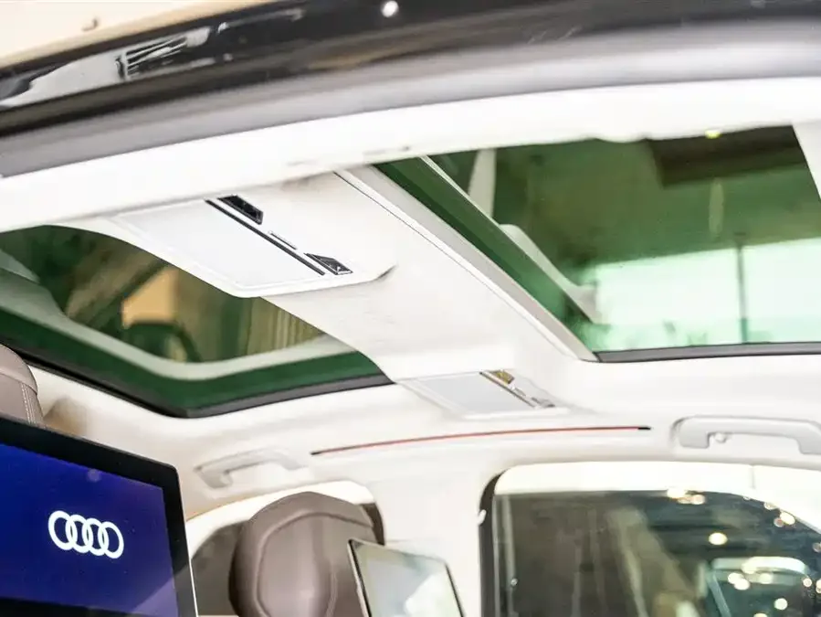Audi A8 2021 A8L 55 TFSI quattro Premium Edition 2022 — миниатюра 4
