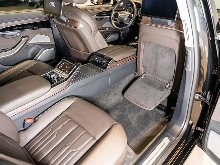 Audi A8 2021 A8L 55 TFSI quattro Premium Edition 2022 — миниатюра 5
