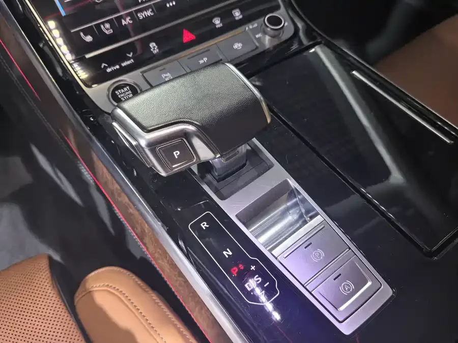 Audi A8 2023 A8L 50 TFSI quattro Premium Edition 2023 — миниатюра 5